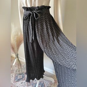 Petite Friendly High Waisted Pleated Geometric Shaped Pants